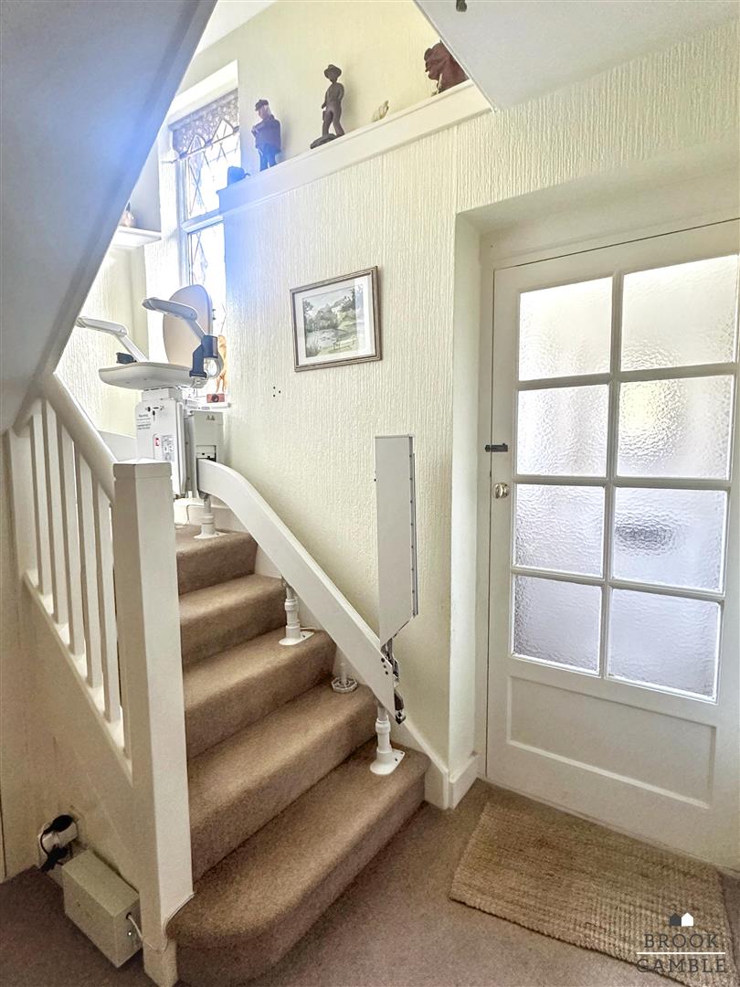 2 Bedroom House. Church Street in Eastbourne,  16